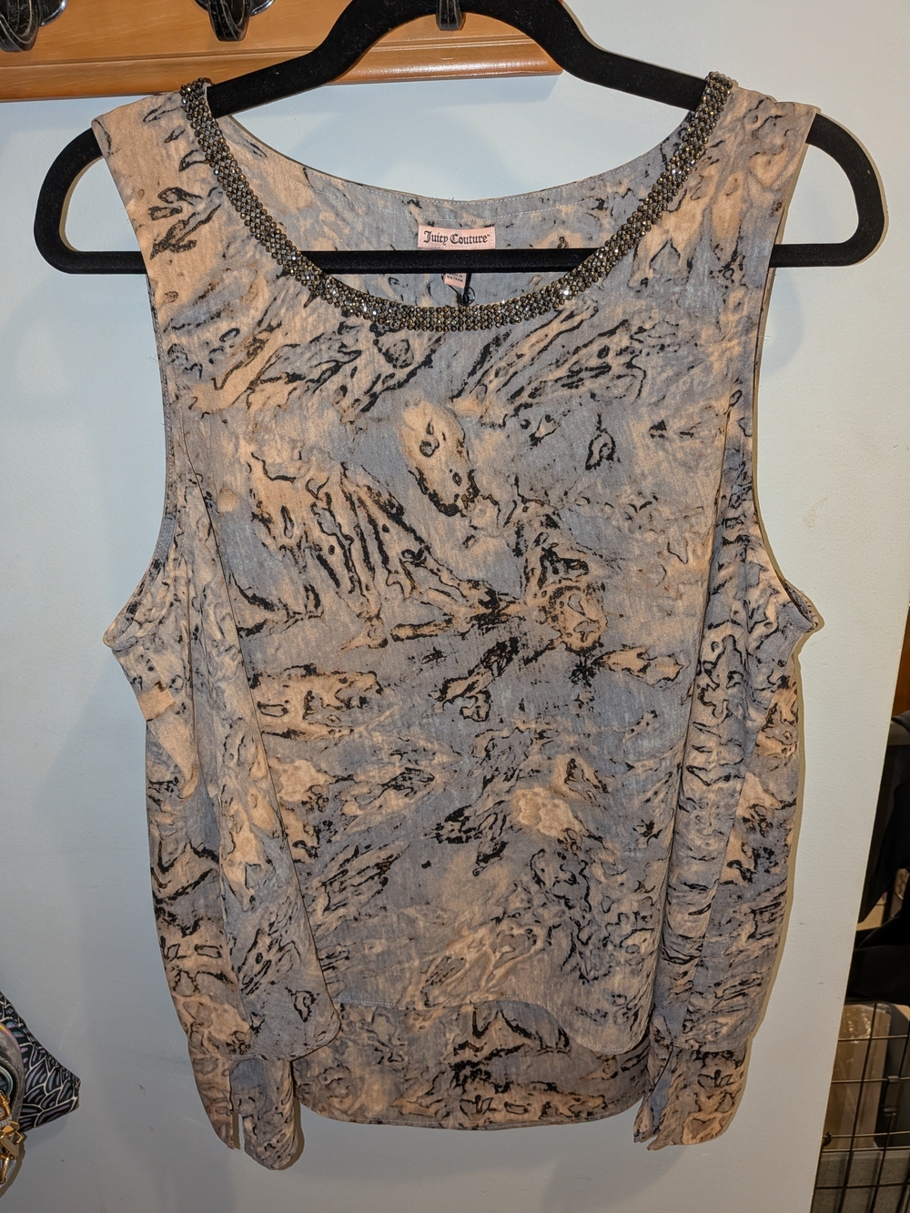 Juicy Couture Abstract Beaded Scoop Tank - Picture 4 of 8